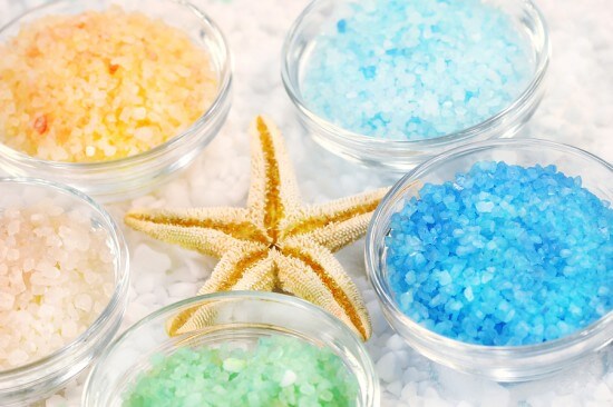 Five colors of bath salt for relaxing bath