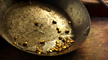 Panning for gold in California Gold Rush