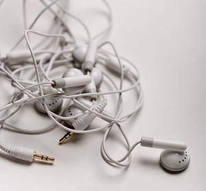 How to Keep Your Earbuds From Tangling » Tech Tips » Surfnetkids